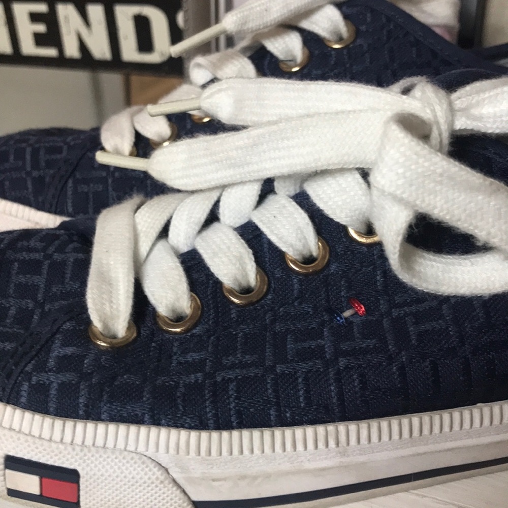 tommy hilfiger tennis shoes